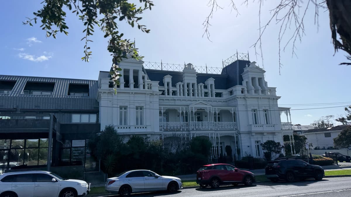 The Beaumaris Hotel and its slate roofs from the street